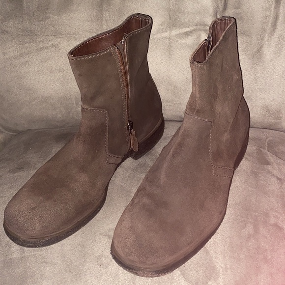 Vintage inside zip dark brown distressed suede Prada boots size 7eu/ 8us - Picture 3 of 7